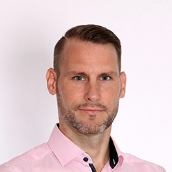 Dennis Clüsserath, Strabag AG
